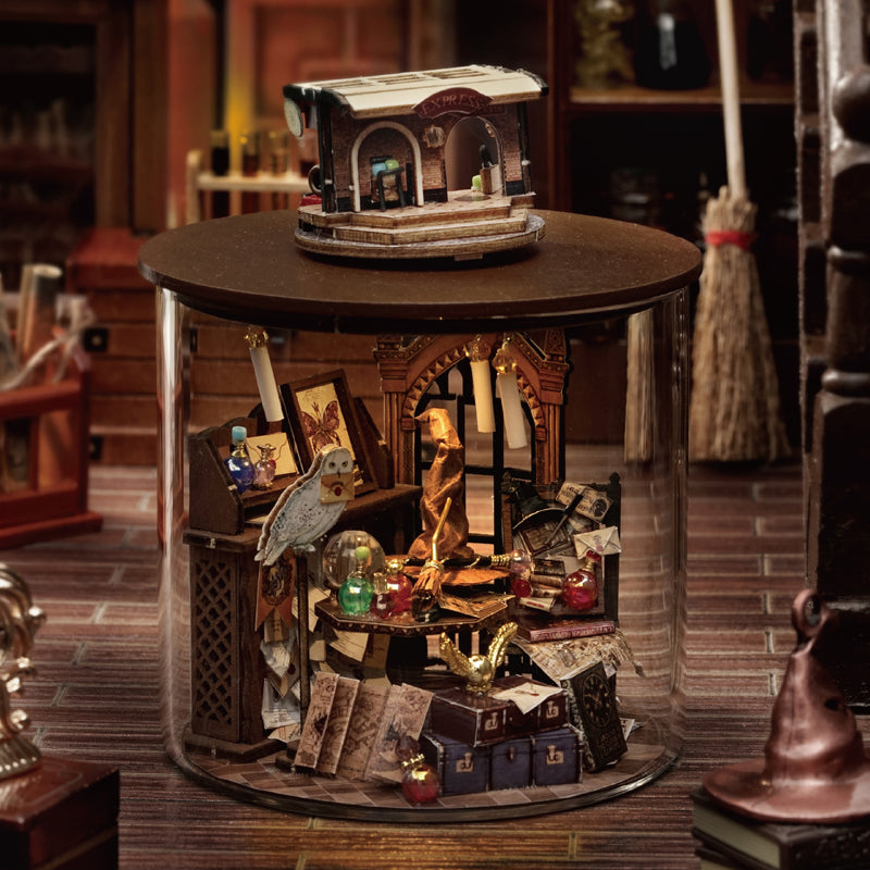 1: 24 DIY Dollhouse Kit（Magic World）