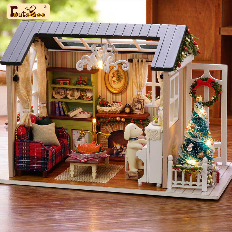 1: 24 DIY Dollhouse Kit (Holiday Time)