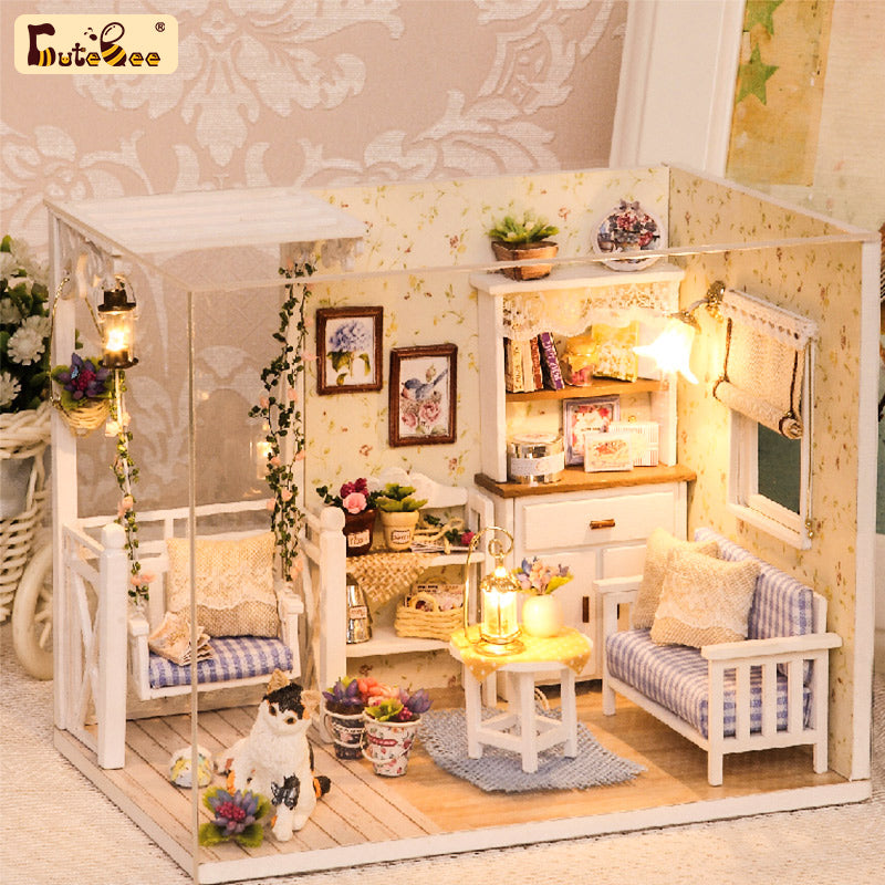 1:24 DIY Dollhouse Kit (Kitten Diary)