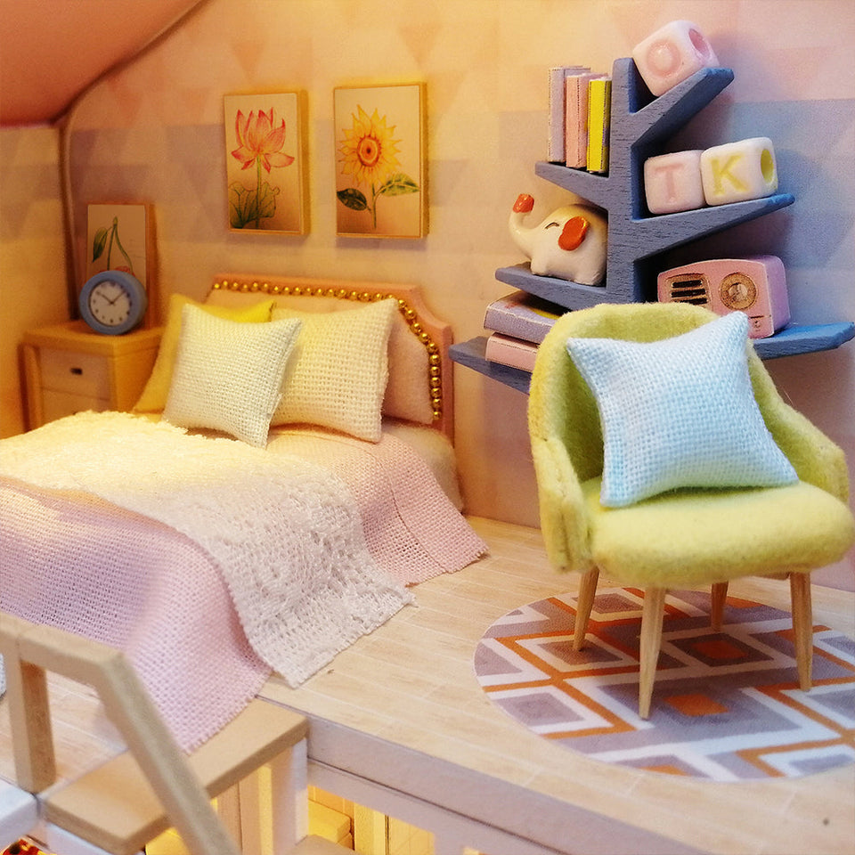 1: 24 DIY Dollhouse Kit (Sweet Time)