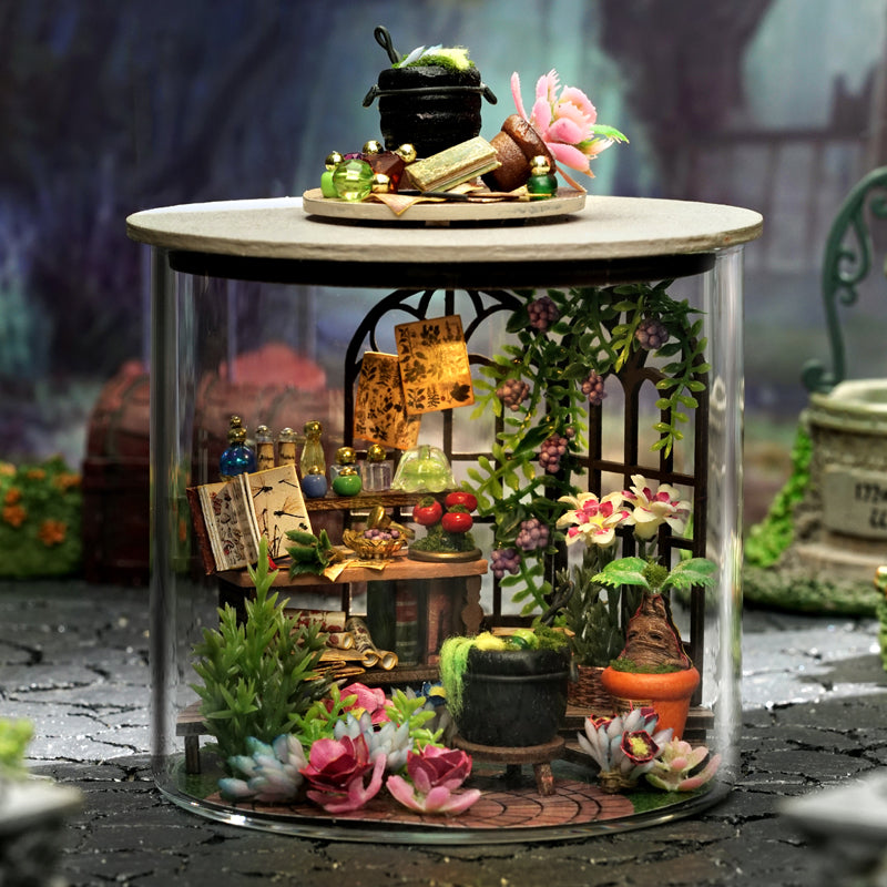 1: 24 DIY Dollhouse Kit（Magic World）