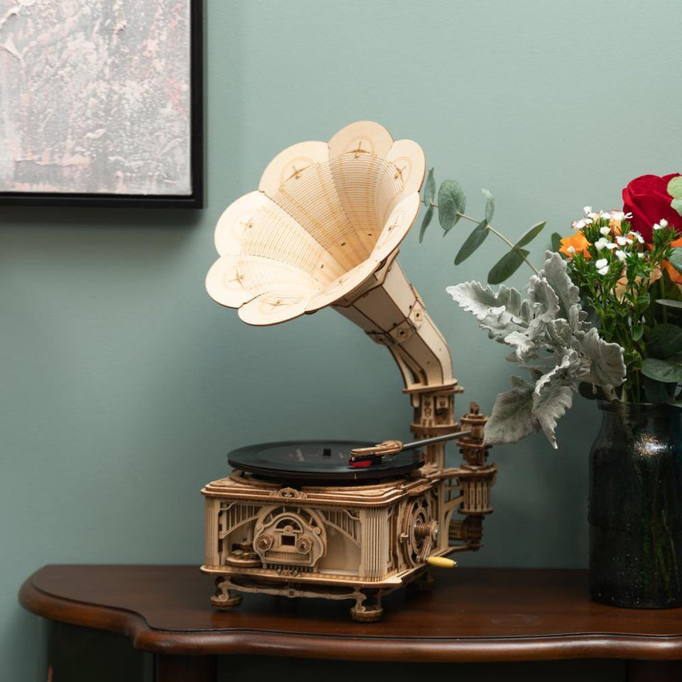 Wooden Model Classical Gramophone