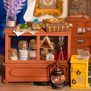 Alice's Tea Store DG156