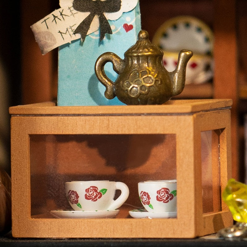 Alice's Tea Store DG156