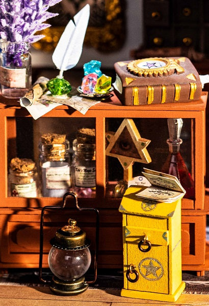 Kiki's Magic Emporium DG155