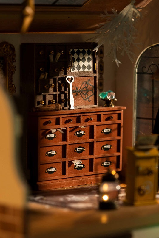 Kiki's Magic Emporium DG155