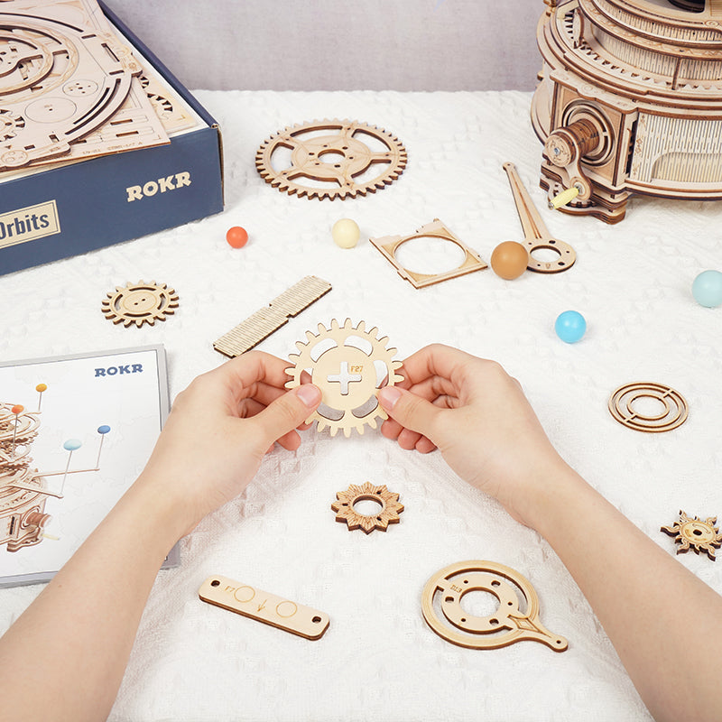 Wood Model Mechanical Solar System