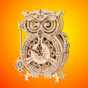 Model Wood Owl Clock